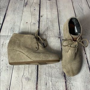 TOMS | Wedge Suede Booties